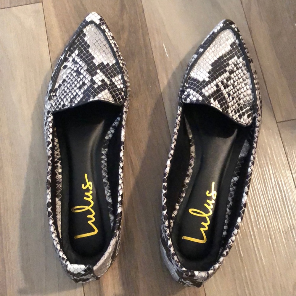 Snakeskin flats